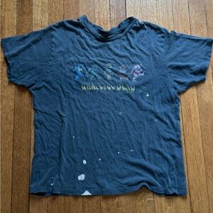 A Grateful Dead tshirt of the dancing bears